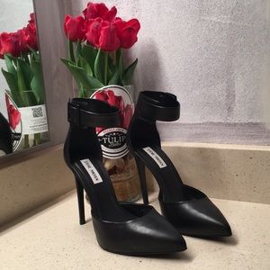 Steve Madden stilettos size 10 black